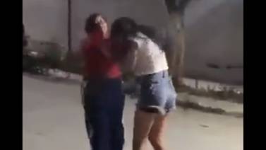 VIDEO: Madre indigna en redes tras golpear a su hija para que se defienda del bullying
