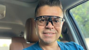 Jorge Medina, ex vocalista de La Arrolladora Banda El Limón, se convierte en Uber Eats