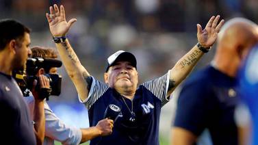 Famosos le dan el último adiós a Diego Armando Maradona