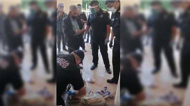 Policías compran todos los dulces a anciano para que no se exponga al Covid-19