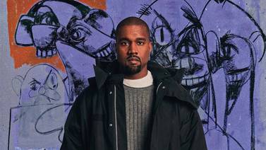 VIDEO: Kanye West se graba orinando su propio premio Grammy