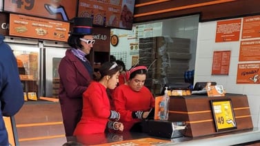 ¿Little Caesars o la fábrica de chocolates de Willy Wonka?: Así celebran Halloween en una sucursal en México