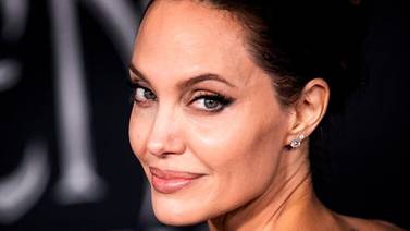 Angelina Jolie posa entre abejas para crear conciencia sobre la preservación