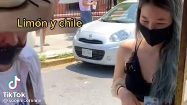 VIDEO VIRAL: coreana come elote con chile del que pica y esta fue su graciosa reacción