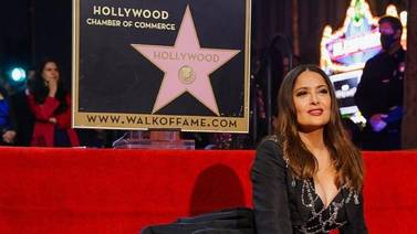 Salma Hayek recibe su estrella en el Paseo de la fama de Hollywood