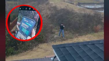 VIRAL: Mujer espía a su esposo a metros de distancia con la cámara de su celular