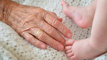 VIRAL: “No soy una guardería”, dice abuelita que cobra por cuidar a nieto