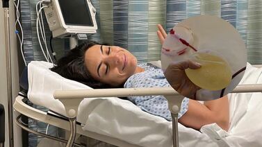 Ana Brenda se retira los implantes mamarios y comparte su proceso