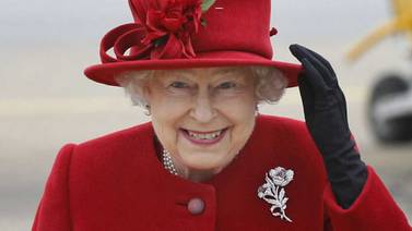 Reina Isabel II se encuentra bajo supervisión médica, aumenta preocupación por su salud