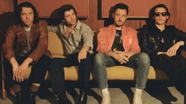 Arctic Monkeys revela la fecha de estreno de su séptimo disco: “The Car”