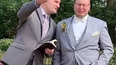 VIDEO VIRAL: Hombre rompe en llanto al ver llegar a su novia al altar