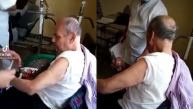 VIDEO: Abuelito maltrata a personal de salud al recibir la vacuna contra la Covid-19