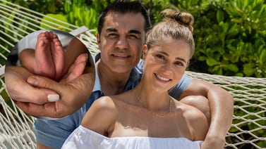 Adrián Uribe celebra la llegada de su segundo bebé junto a Thuany Martins