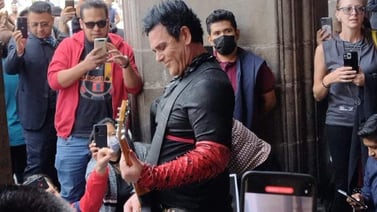 Guitarrista de Rammstein sorprende a sus fans tocando “Du Hast” en el zócalo de la Ciudad de México