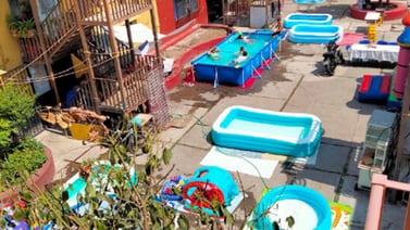 Vecinos crean parque acuático en Barrio de Tepito