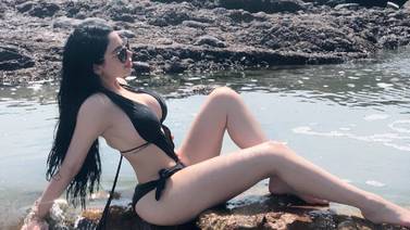 Vanessa Gurrola, "doble" de Emma Coronel, presume sus encantos en bikini