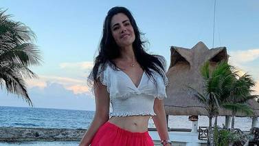 ¡Perfecta! Luz Elena González luce su cinturita de avispa desde la Riviera Maya