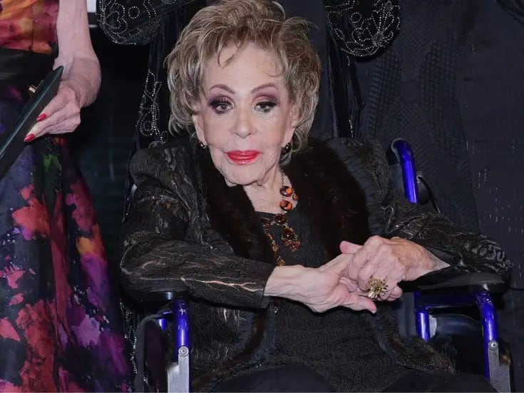 Silvia Pinal recibe un emotivo homenaje por sus 75 años de trayectoria