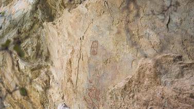 Tras sismo, descubren pinturas rupestres por desprendimiento de rocas en Oaxaca
