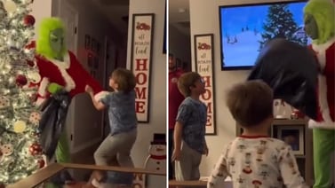 VIDEO: Por robarle sus regalos de Navidad, niño agarra a golpes a "El Grinch"