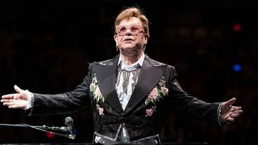 Elton John envía mensaje de apoyo a Ucrania durante su concierto en Nueva Jersey