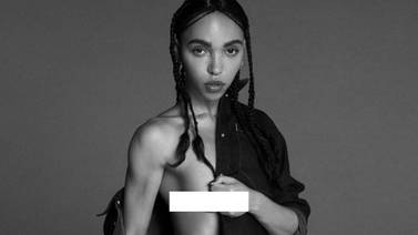  FKA twigs y su polémica foto de Calvin Klein en la que sale con poca ropa
