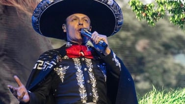Pedro Fernández se muestra abierto a cantar corridos tumbados
