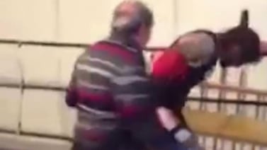 VIDEO VIRAL: Abuelito le da paliza a joven en entrenamiento de box