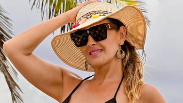 Verónica del Castillo se olvida de "MasterChef Celebrity" y se relaja en la playa