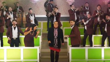 Juan Gabriel reaparece junto a Banda El Recodo y La India en videoclip de "Ya"