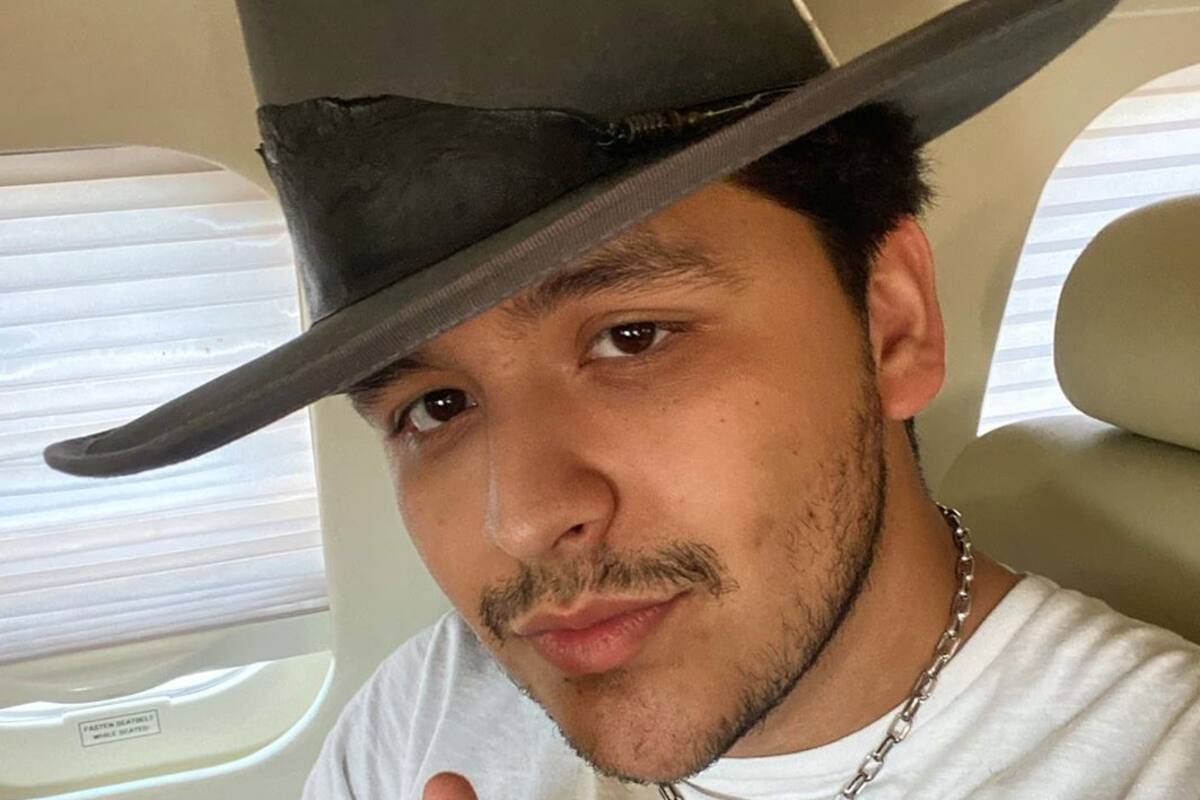 Christian Nodal revela que casi muere, su jet privado estuvo a punto de caerse