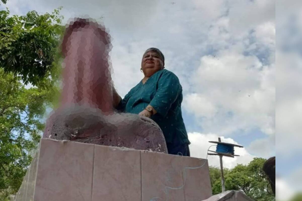 Construyen estatua de pene gigante en la tumba de una mujer mexicana