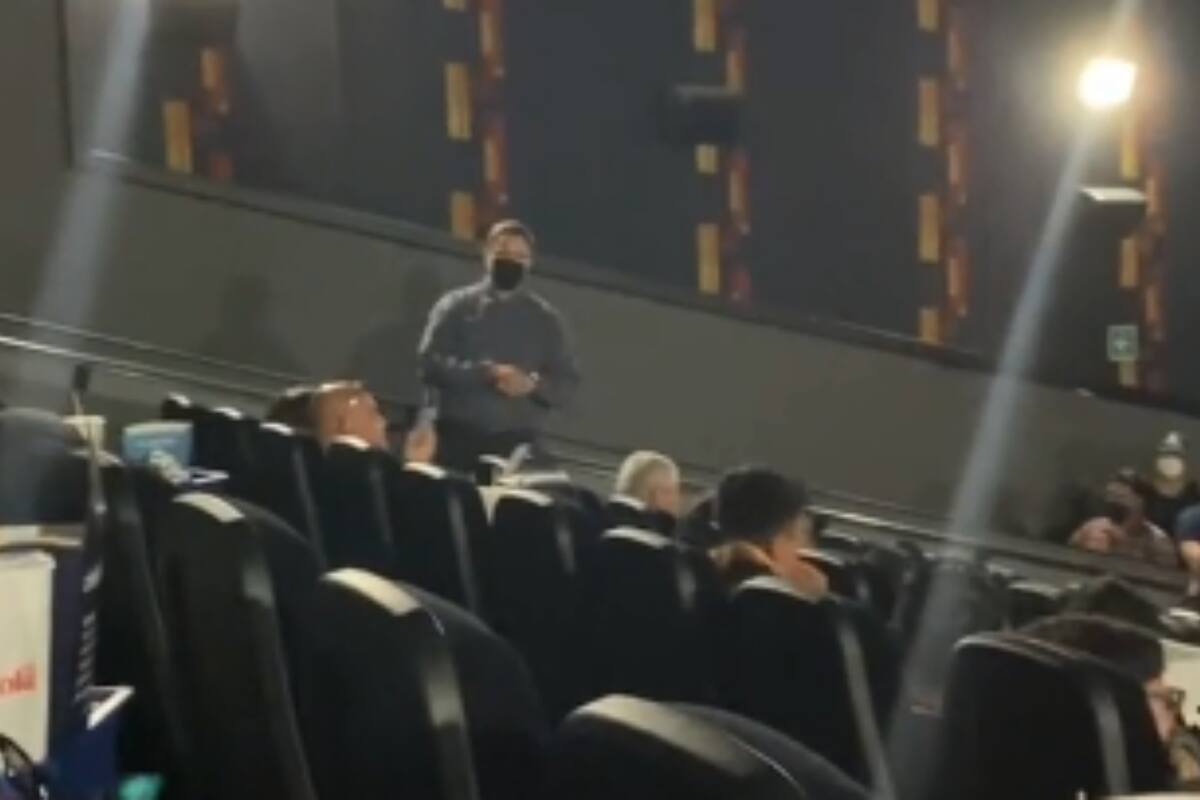 VIRAL: Corren del cine a pareja gay que hacía supuestos actos indebidos en plena película