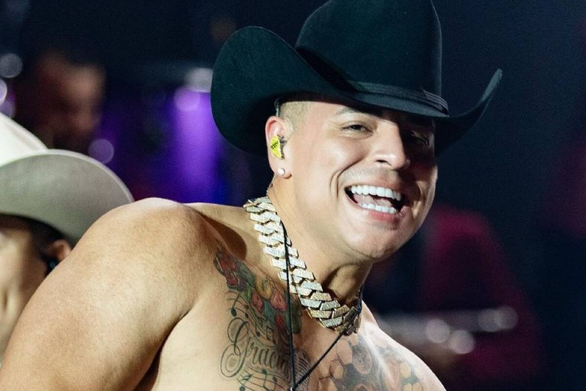 Eduin Caz muestra sin pena sus estrías y promueve el amor propio