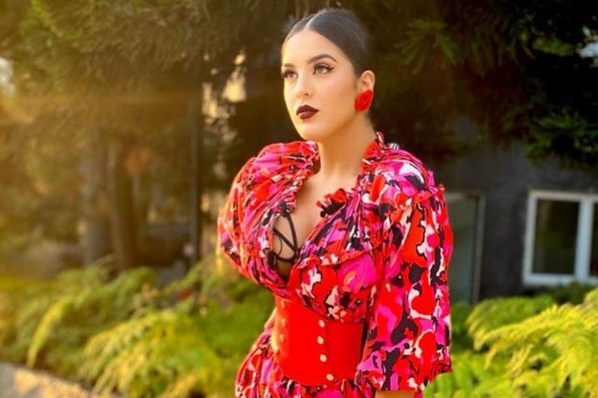 Curvy Zelma maravilla a sus fans al posar en bikini