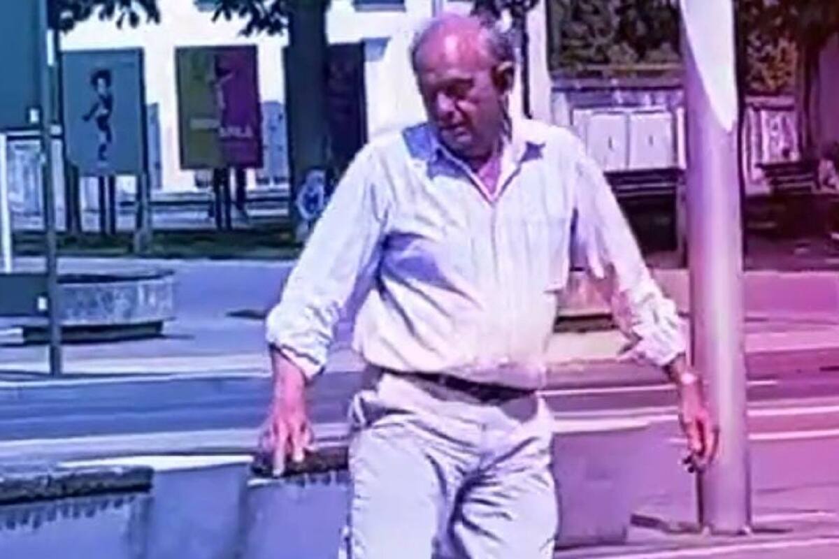 Señor de la tercera edad sorprende por su gran habilidad para patinar