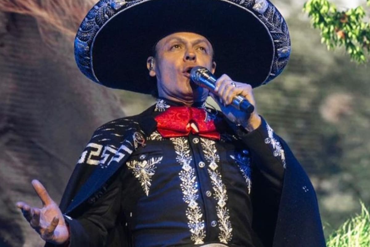 Pedro Fernández se muestra abierto a cantar corridos tumbados