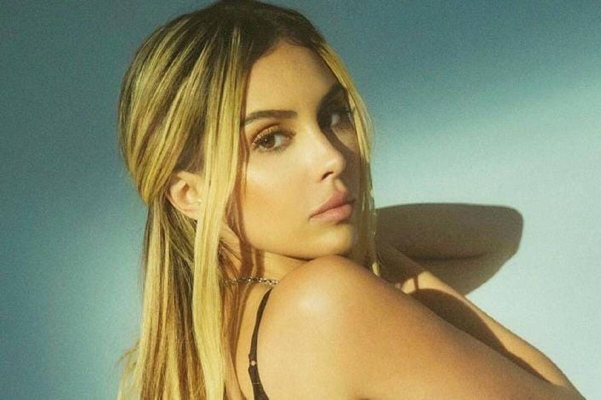 Alexa Dellanos enamora a sus seguidores con su espectacular ropa interior de encaje