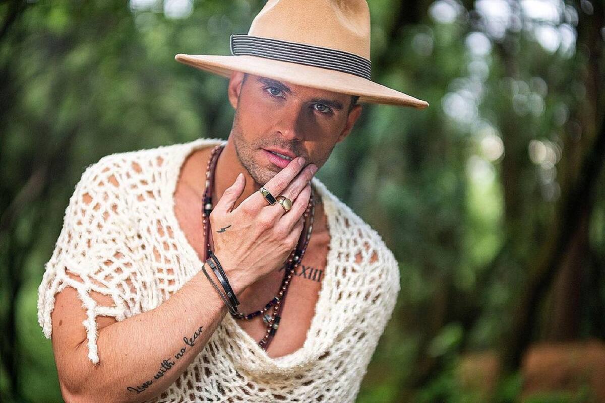 VIDEO: Eleazar Gómez estrena "De Cero", ¿una canción dedicada a Tefi Valenzuela?