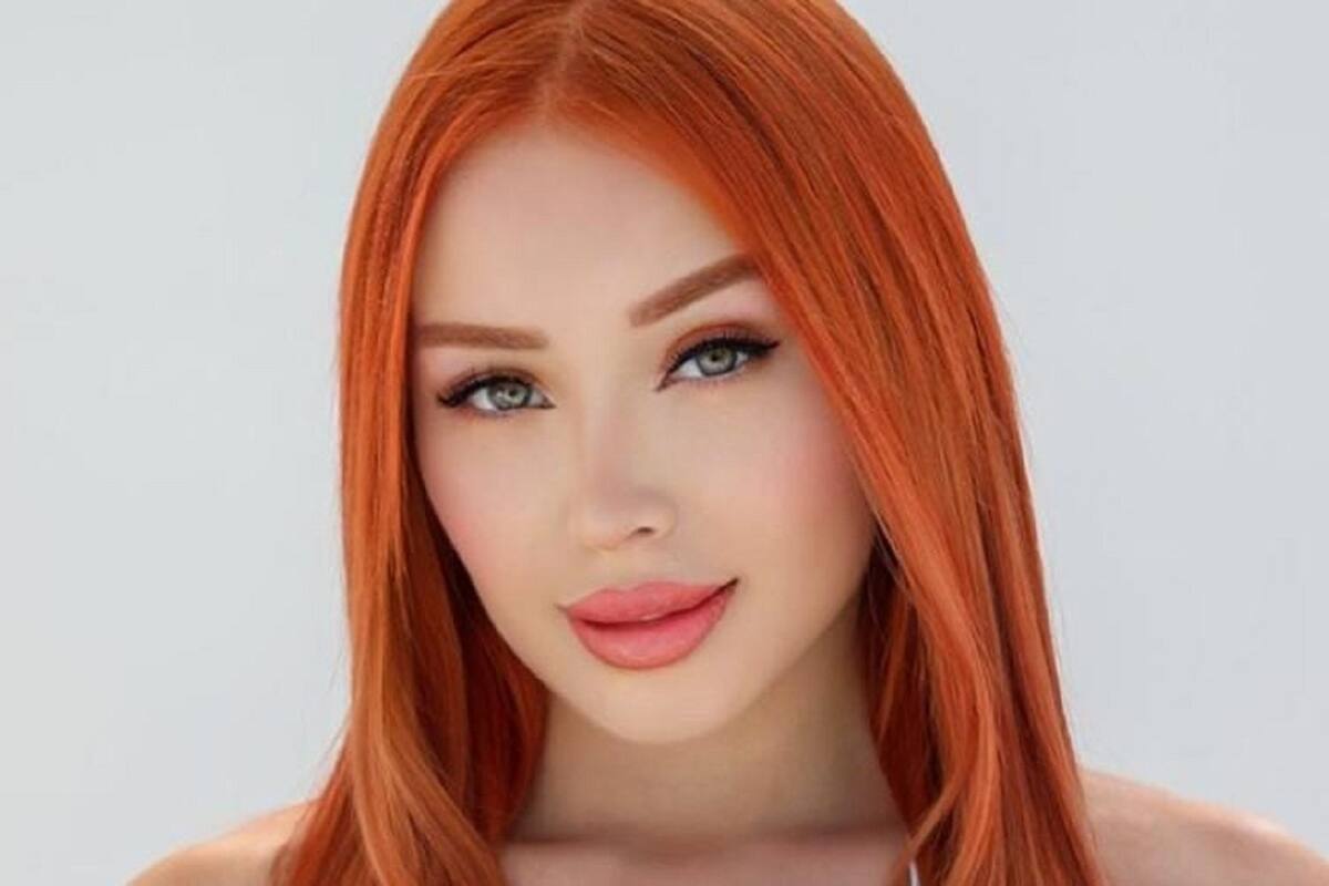 Daniella Chávez modela su escultura figura con despampanante bikini