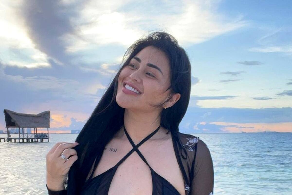 "Gomita" enseña su cuerpazo con un espectacular bikini de temporada