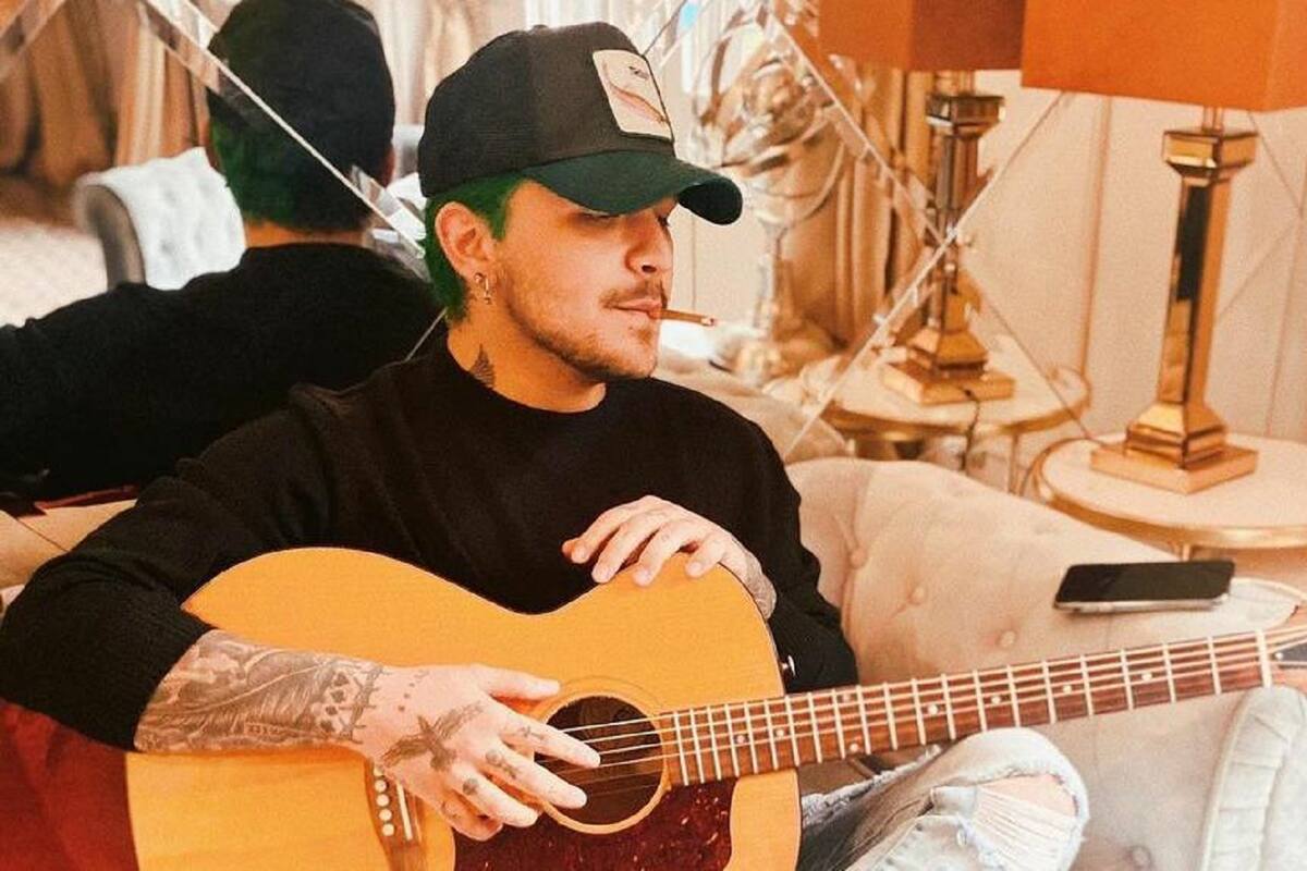 Christian Nodal cantará junto a Gera MX en su próximo concierto en línea