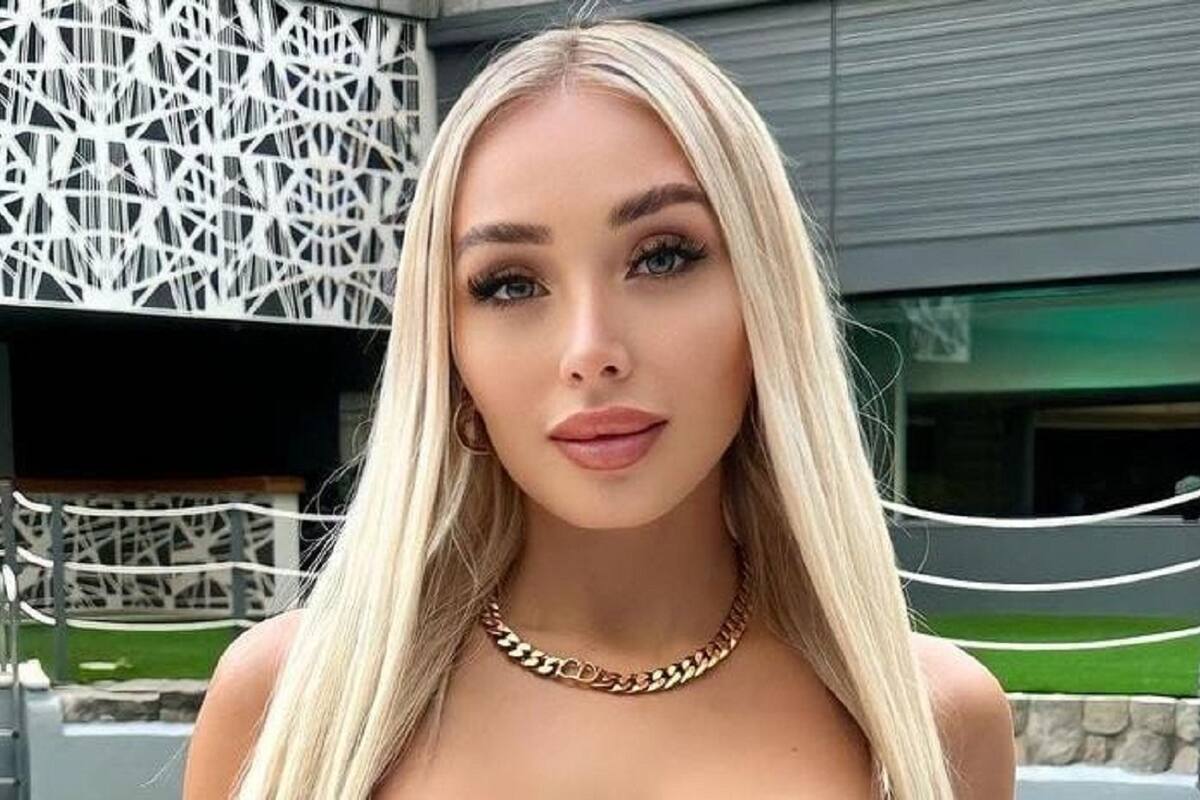 Daniella Chávez luce su espectacular figura con entallado vestido