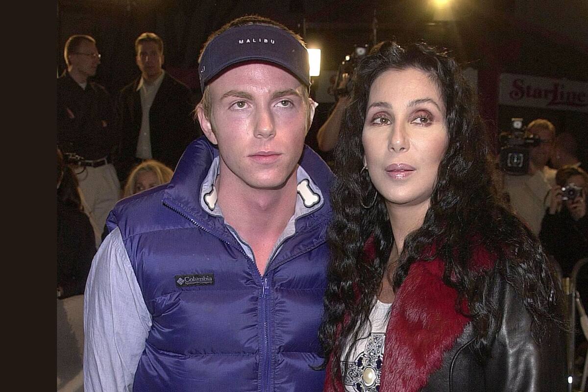 Cher solicita la custodia total de su hijo Elijah por problemas de drogas