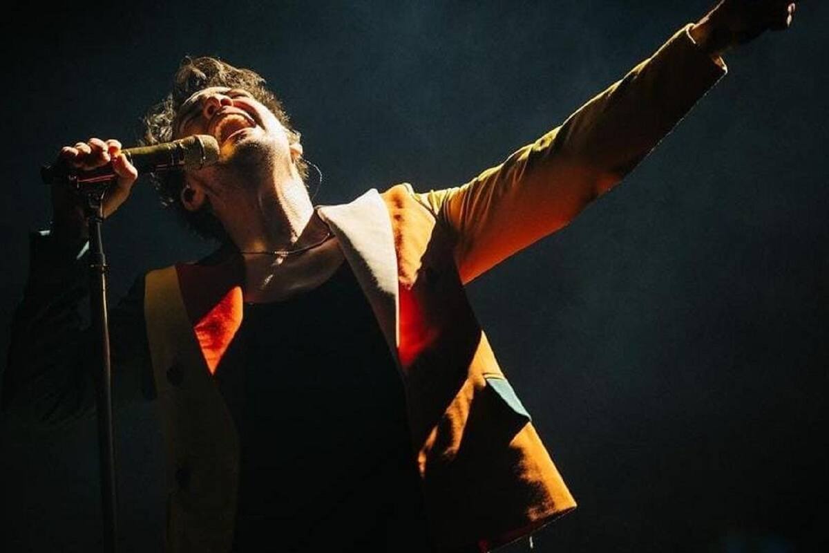 Brendon Urie anuncia el final de Panic! At The Disco para dedicarse a su familia