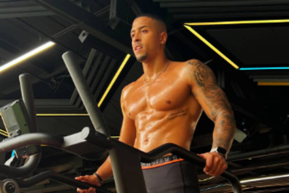 Jose Rodríguez de "Acapulco Shore 9", provoca a sus fans mostrando su ropa interior