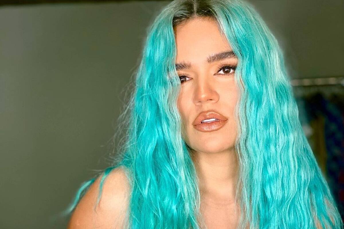 Karol G enseña sus espectaculares curvas con un micro bikini y enamora a todos