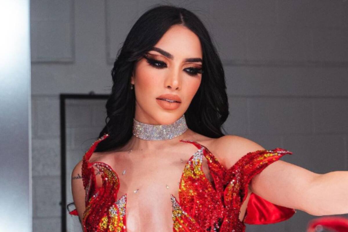 Kimberly Loaiza deslumbra a sus fans con vestido de diseñador mexicano en Premio Lo Nuestro 2023