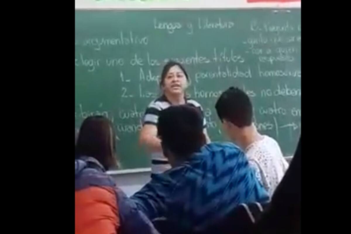 VIDEO: Madre de familia enfrenta a golpes a joven que le hace bullying a su hijo