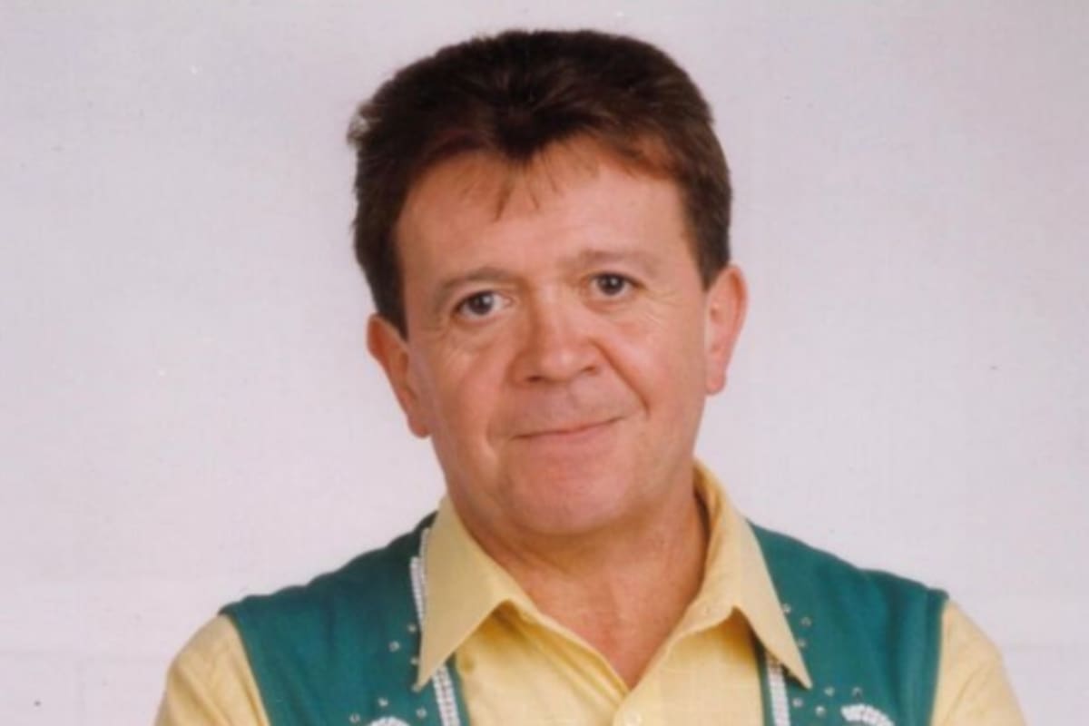 Venden INE de Chabelo por redes sociales y se hace viral